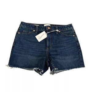 Universal Threads Ladies NWT Vintage MIDI Jean Shorts Sz 6 with fringe hem.